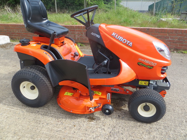 NEW KUBOTA GR1600 ID, compact tractors and ride mowers for sale across England, Scotland & Wales.